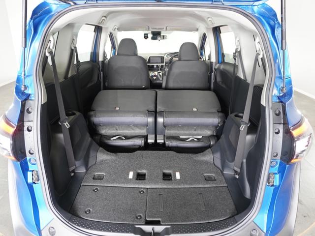 リアシートを使用しない時は倒せば更に広々ラゲッジスペースの出来上がりです、たくさんの荷物が積み込み可能です！