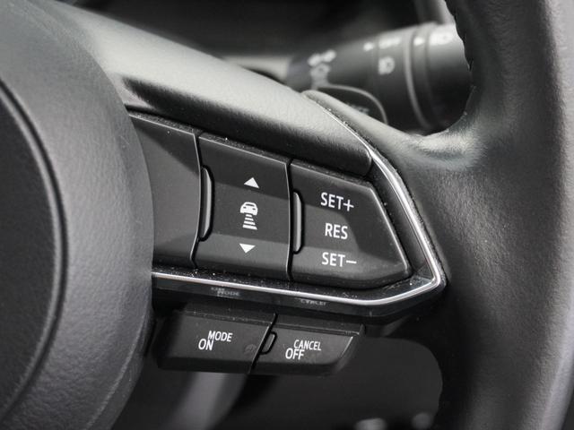 【アダプティブクルーズコントロール】予め設定した車速内でクルマが自動的に加減速。前走車との適切な車間距離を維持しながら追従走行します。