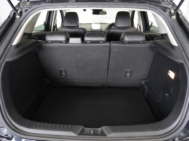 フル乗車でもしっかり荷物を収納出来るラゲッジスペースです。普段の買い物でしたらしっかり積める十分な荷室スペースが確保されています。