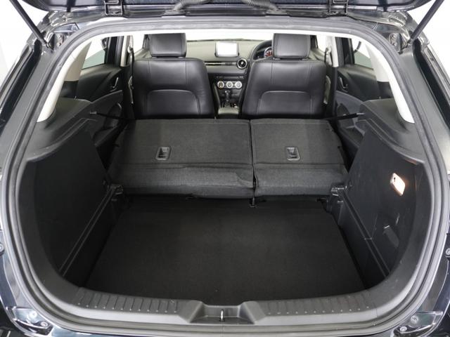 リアシートを使用しない時は倒せば更に広々ラゲッジスペースの出来上がりです、たくさんの荷物が積み込み可能です！