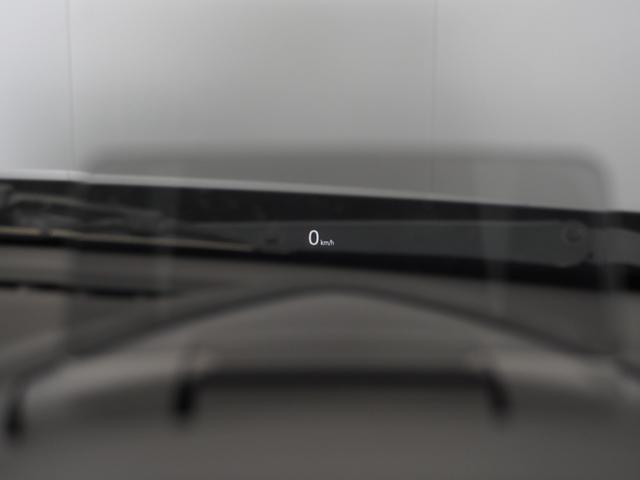 【ＨＵＤ】ヘッドアップディスプレー装備！少ない視線・焦点移動で必要な情報を読み取れます。