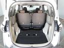 リアシートを使用しない時は倒せば更に広々ラゲッジスペースの出来上がりです、たくさんの荷物が積み込み可能です!