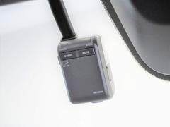 ◆ドライブレコーダー◆映像・音声などを記録する自動車用の装置です。もしもの事故の際の記録はもちろん、旅行の際の思い出としてドライブの映像を楽しむことができます。 5