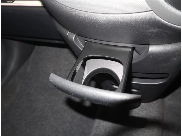 前席用のカップホルダーです。