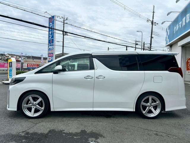 アルファードハイブリッド SR Cパッケージ 禁煙 サンルーフ 車高調 ワーク20インチアルミ リアエンター JBL メーカーナビ フルセグTV 全周囲モニター CD BSM デジタルインナーミラー フリップダウンモニター 両側電動スライドドア(10枚目)