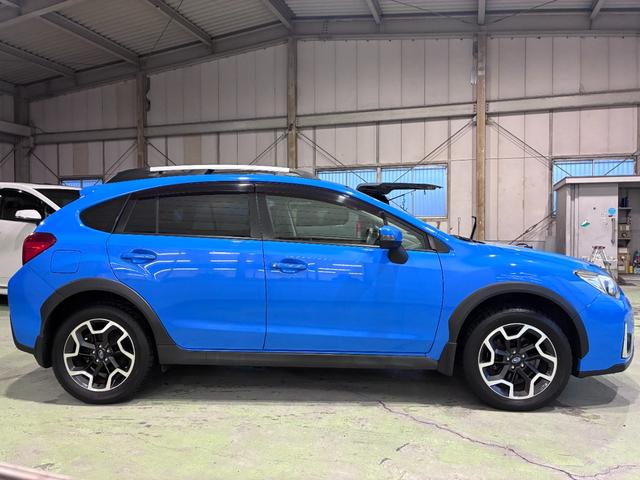 ＸＶ ２．０ｉ－Ｌ　アイサイト　ブラックレザーセレクション　禁煙　衝突軽減　フルセグナビ　バックカメラ　ＥＴＣ　ＢＳＭ　ドラレコ　シートヒーター　スマートキー　ルーフレール　ＨＩＤ　ナビ／ＣＮ－ＬＲ７２０　スペアスマートキー（10枚目）