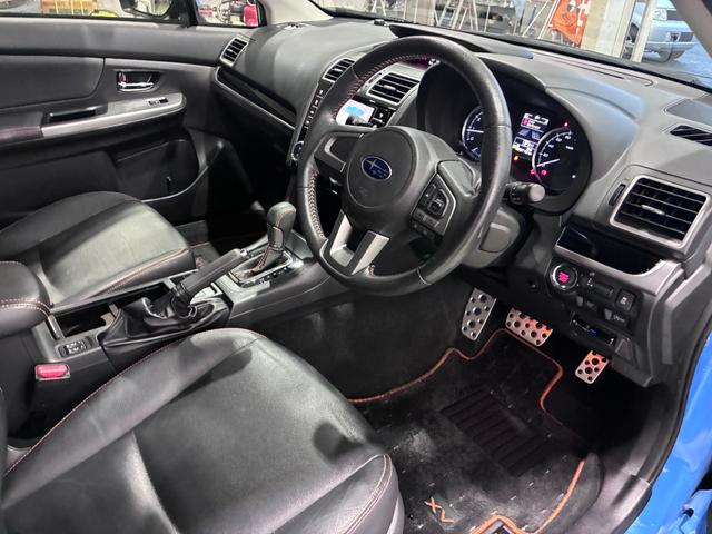 ＸＶ ２．０ｉ－Ｌ　アイサイト　ブラックレザーセレクション　禁煙　衝突軽減　フルセグナビ　バックカメラ　ＥＴＣ　ＢＳＭ　ドラレコ　シートヒーター　スマートキー　ルーフレール　ＨＩＤ　ナビ／ＣＮ－ＬＲ７２０　スペアスマートキー（18枚目）