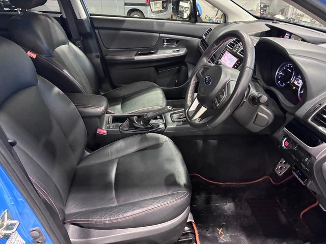 ＸＶ ２．０ｉ－Ｌ　アイサイト　ブラックレザーセレクション　禁煙　衝突軽減　フルセグナビ　バックカメラ　ＥＴＣ　ＢＳＭ　ドラレコ　シートヒーター　スマートキー　ルーフレール　ＨＩＤ　ナビ／ＣＮ－ＬＲ７２０　スペアスマートキー（19枚目）