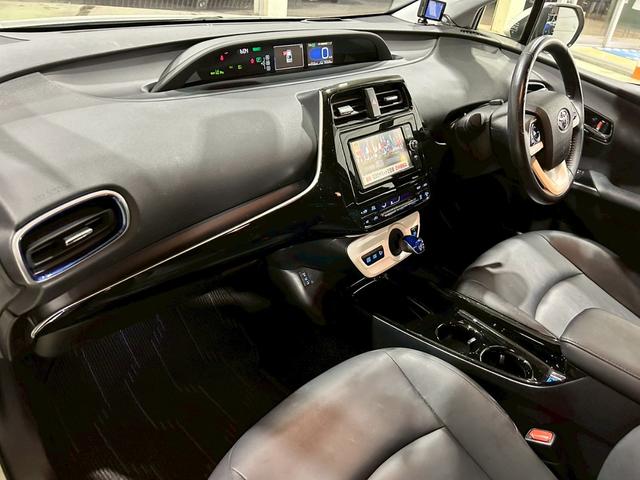 プリウス Aツーリングセレクション 禁煙 衝突軽減 フルセグナビ バックモニター BSM HUD ソナー スマートキー ドラレコ LEDヘッドライト シートヒーター ETC ナビ/NSZT-W66T(27枚目)