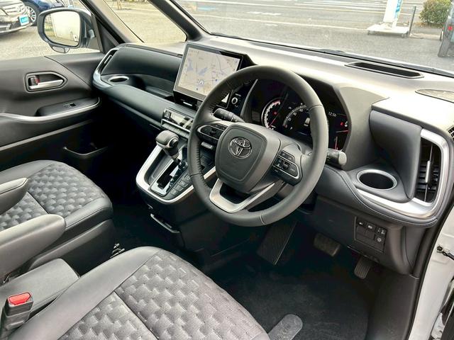 ヴォクシー Ｓ－Ｚ　禁煙　衝突軽減システム　レーダークルーズ　ディスプレイオーディオプラス（ナビＴＶ　ＤＶＤキット付き）　フリップダウンモニター　２列目シートヒーター　ＨＵＤ　デジタルインナーミラー　両側電動スライドドア（17枚目）