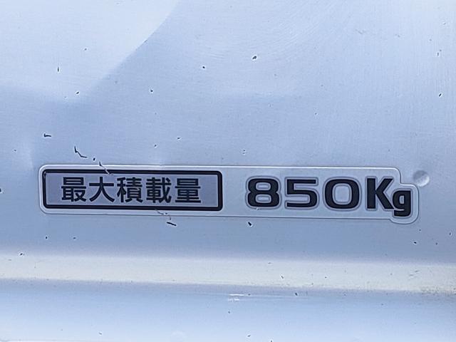 ＤＸ　１．８ＤＸワイドロー／走行１２２１８Ｋｍ／最大積載量８５０Ｋｇ／乗車定員２名／Ｗエアバッグ／パワーウィンドウ／エアコン／パワステ／荷台内寸　２４７０ｍｍ　１６００ｍｍ　３８０ｍｍ(19枚目)