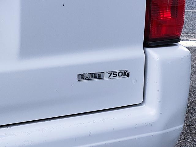 バネットバン ＧＬ　走行５０５５８ｋｍ／４速オートマ／ＥＴＣ／乗車定員６名／最大積載量７５０ｋｇ／前後同色バンパー／ＡＢＳ／エアバッグ／エアコン／パワステ／パワーウィンドウ／ヘッドライト調整ダイヤル／（31枚目）