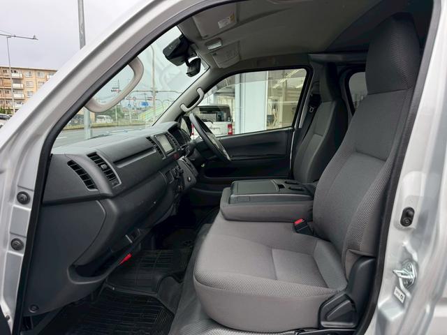 ハイエースバン ロングＤＸ　ＧＬパッケージ　ＥＴＣ／ＴＳＳ／６ＡＴ／ＬＥＤヘッド／バックカメラ／禁煙車／地デジ／ナビ／Ｂｌｕｅｔｏｏｔｈ／６名乗車／最大積載量１１５０ｋｇ（31枚目）