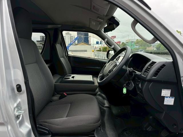 ハイエースバン ロングＤＸ　ＧＬパッケージ　ＥＴＣ／ＴＳＳ／６ＡＴ／ＬＥＤヘッド／バックカメラ／禁煙車／地デジ／ナビ／Ｂｌｕｅｔｏｏｔｈ／６名乗車／最大積載量１１５０ｋｇ（36枚目）