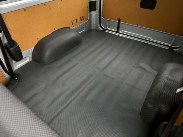 ハイエースバン ロングＤＸ　ＧＬパッケージ　ＥＴＣ／ＴＳＳ／６ＡＴ／ＬＥＤヘッド／バックカメラ／禁煙車／地デジ／ナビ／Ｂｌｕｅｔｏｏｔｈ／６名乗車／最大積載量１１５０ｋｇ（56枚目）