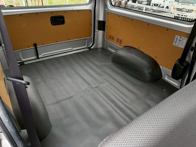 ハイエースバン ロングＤＸ　ＧＬパッケージ　ＥＴＣ／ＴＳＳ／６ＡＴ／ＬＥＤヘッド／バックカメラ／禁煙車／地デジ／ナビ／Ｂｌｕｅｔｏｏｔｈ／６名乗車／最大積載量１１５０ｋｇ（57枚目）
