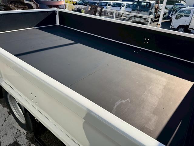 ＮＴ４５０アトラス ロングワイドＤＸ　ロングワイド／古河ユニック製３段クレーン／キーレス／最大積載量２ｔ／ＥＴＣ／準中型免許対応／３名乗車（22枚目）