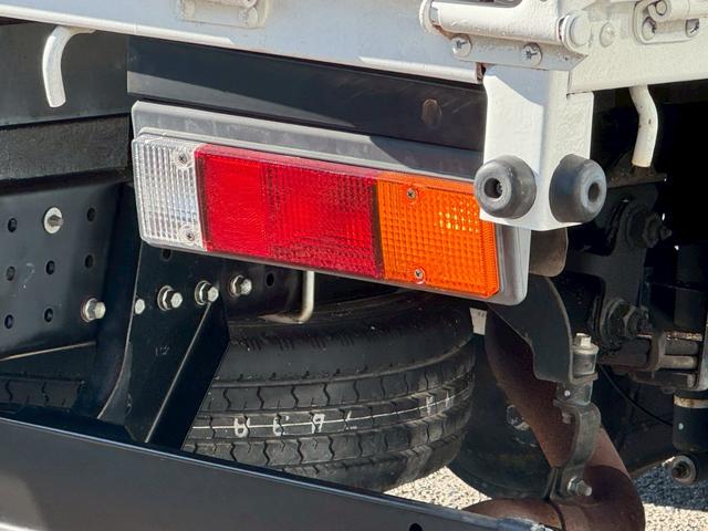 ＮＴ４５０アトラス ロングワイドＤＸ　ロングワイド／古河ユニック製３段クレーン／キーレス／最大積載量２ｔ／ＥＴＣ／準中型免許対応／３名乗車（23枚目）