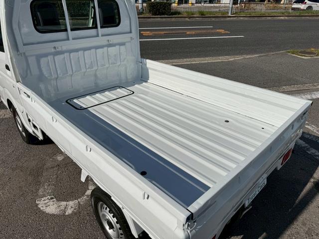 キャリイトラック ＫＣエアコン・パワステ　エアコン／パワステ／５ＭＴ／エアバッグ／最大積載量３５０ｋｇ／荷台寸法　長さ２０５ｃｍ幅１４１ｃｍ高さ２８ｃｍ（18枚目）
