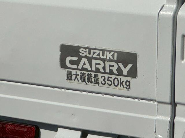 キャリイトラック ＫＣエアコン・パワステ　エアコン／パワステ／５ＭＴ／エアバッグ／最大積載量３５０ｋｇ／荷台寸法　長さ２０５ｃｍ幅１４１ｃｍ高さ２８ｃｍ（22枚目）