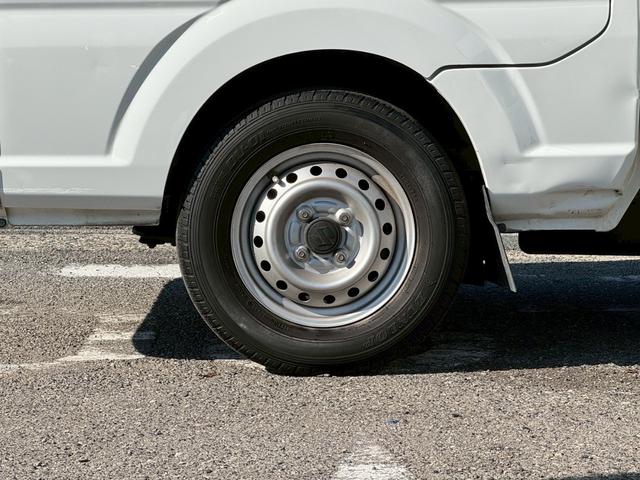 キャリイトラック ＫＣエアコン・パワステ　エアコン／パワステ／５ＭＴ／エアバッグ／最大積載量３５０ｋｇ／荷台寸法　長さ２０５ｃｍ幅１４１ｃｍ高さ２８ｃｍ（24枚目）