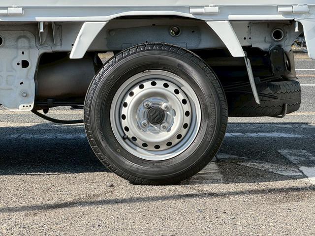 キャリイトラック ＫＣエアコン・パワステ　エアコン／パワステ／５ＭＴ／エアバッグ／最大積載量３５０ｋｇ／荷台寸法　長さ２０５ｃｍ幅１４１ｃｍ高さ２８ｃｍ（25枚目）