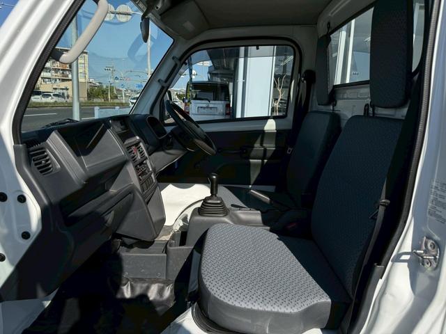 キャリイトラック ＫＣエアコン・パワステ　エアコン／パワステ／５ＭＴ／エアバッグ／最大積載量３５０ｋｇ／荷台寸法　長さ２０５ｃｍ幅１４１ｃｍ高さ２８ｃｍ（31枚目）