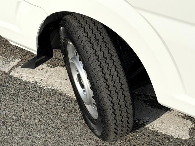 クリッパートラック DX セーフティパッケージ 届出済み未使用車/4速AT/パワステ/エアバック/パワーウインドウ/オートライト/クリアランスソナー/レーンキープ/アイドリングストップ/荷台スペース 長さ200cm 幅140cm 高さ28cm(32枚目)