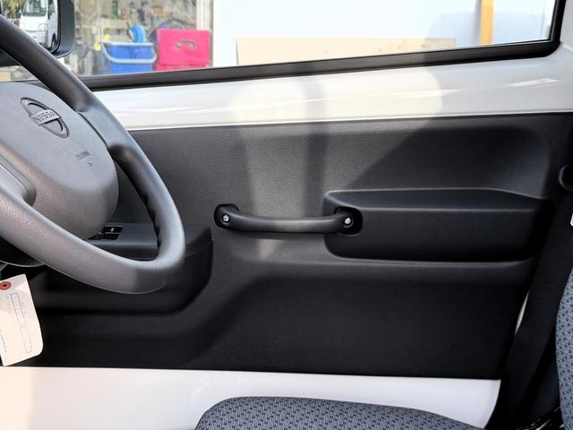 クリッパートラック DX セーフティパッケージ 届出済み未使用車/4速AT/パワステ/エアバック/パワーウインドウ/オートライト/クリアランスソナー/レーンキープ/アイドリングストップ/荷台スペース 長さ200cm 幅140cm 高さ28cm(40枚目)