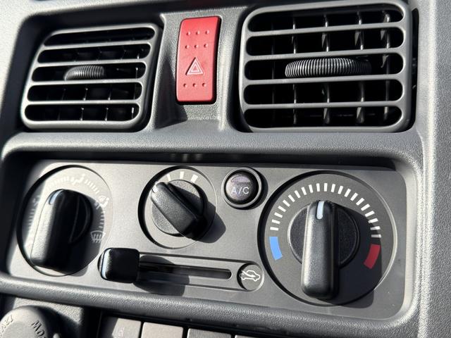 クリッパートラック DX セーフティパッケージ 届出済み未使用車/4速AT/パワステ/エアバック/パワーウインドウ/オートライト/クリアランスソナー/レーンキープ/アイドリングストップ/荷台スペース 長さ200cm 幅140cm 高さ28cm(50枚目)