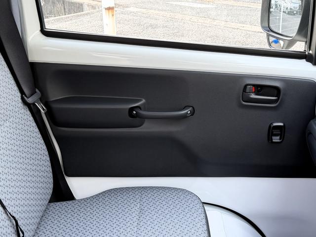 クリッパートラック DX セーフティパッケージ 届出済み未使用車/4速AT/パワステ/エアバック/パワーウインドウ/オートライト/クリアランスソナー/レーンキープ/アイドリングストップ/荷台スペース 長さ200cm 幅140cm 高さ28cm(52枚目)