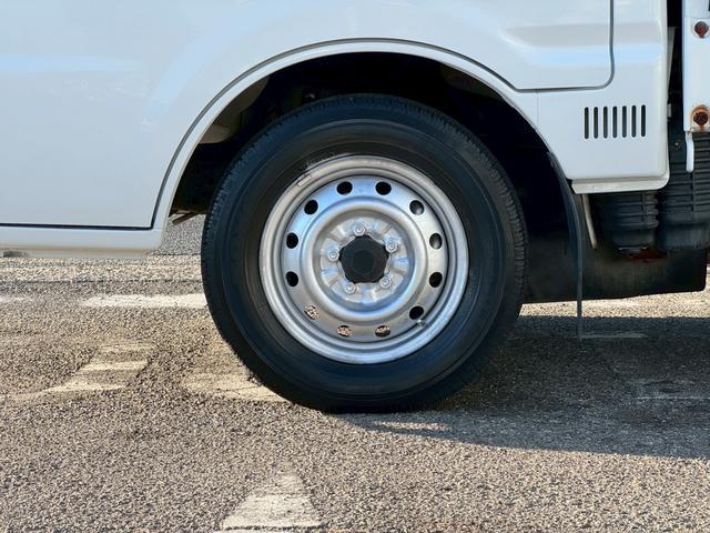 バネットトラック スーパーローDX /最大積載量850kg/5速MT/シングルタイヤ/荷台寸法 長さ247cm幅159cm高さ33cm/普通免許対応(25枚目)