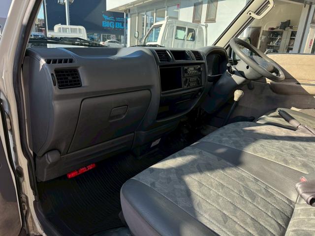 バネットトラック スーパーローDX /最大積載量850kg/5速MT/シングルタイヤ/荷台寸法 長さ247cm幅159cm高さ33cm/普通免許対応(32枚目)