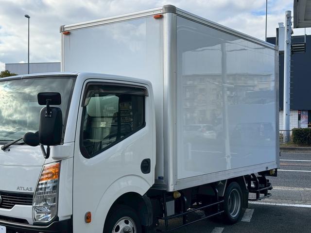 アトラストラック 　ドライバン／準中型（５ｔ限定）対応／バックカメラ／ラッシングレール／積載１．１ｔ／３名乗車／荷室寸法　長さ３３０ｃｍ幅１７９ｃｍ高さ２０２ｃｍ（8枚目）