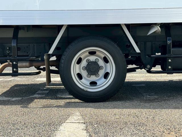 アトラストラック 　ドライバン／準中型（５ｔ限定）対応／バックカメラ／ラッシングレール／積載１．１ｔ／３名乗車／荷室寸法　長さ３３０ｃｍ幅１７９ｃｍ高さ２０２ｃｍ（24枚目）