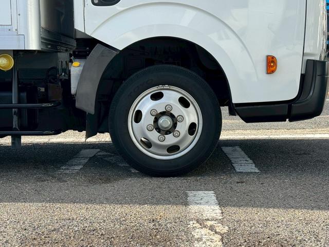 アトラストラック 　ドライバン／準中型（５ｔ限定）対応／バックカメラ／ラッシングレール／積載１．１ｔ／３名乗車／荷室寸法　長さ３３０ｃｍ幅１７９ｃｍ高さ２０２ｃｍ（25枚目）