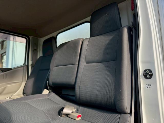 アトラストラック 　ドライバン／準中型（５ｔ限定）対応／バックカメラ／ラッシングレール／積載１．１ｔ／３名乗車／荷室寸法　長さ３３０ｃｍ幅１７９ｃｍ高さ２０２ｃｍ（34枚目）