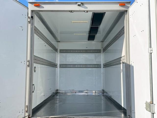 アトラストラック 　ドライバン／準中型（５ｔ限定）対応／バックカメラ／ラッシングレール／積載１．１ｔ／３名乗車／荷室寸法　長さ３３０ｃｍ幅１７９ｃｍ高さ２０２ｃｍ（53枚目）