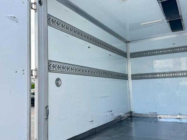 アトラストラック 　ドライバン／準中型（５ｔ限定）対応／バックカメラ／ラッシングレール／積載１．１ｔ／３名乗車／荷室寸法　長さ３３０ｃｍ幅１７９ｃｍ高さ２０２ｃｍ（54枚目）