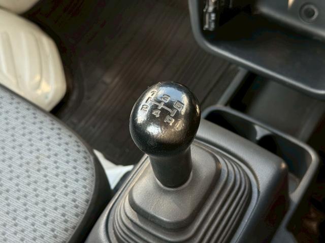 ＮＴ１００クリッパートラック ＤＸ　ＥＴＣ／５ＭＴ／エアコン／パワステ／エアバッグ／最大積載量３５０ｋｇ／荷台寸法長さ２０２ｃｍ幅１４１ｃｍ高さ２９ｃｍ（68枚目）