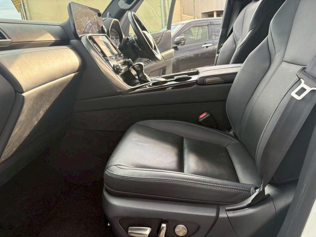 ＬＸ ＬＸ６００　ワンオーナー・クールＢＯＸ・レザーシート・ムーンルーフ・パノラマビューモニター・デジタルインナーミラー・パワーバックドア・置くだけ充電（57枚目）