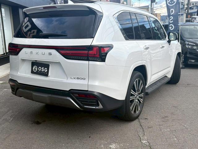 ＬＸ ＬＸ６００　ワンオーナー・クールＢＯＸ・レザーシート・ムーンルーフ・パノラマビューモニター・デジタルインナーミラー・パワーバックドア・置くだけ充電（71枚目）