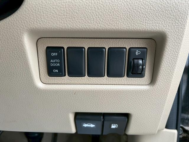 セレナ ハイウェイスター　純正ナビ・バックカメラ・ＥＴＣ・キーレス・ＴＶ・オートライト・電動格納ミラー・パワーウインド・パワーステアリング・ＣＤ／ＤＶＤ・ＡＢＳ・盗難防止装置・運転席／助手席エアバック・オートエアコン（26枚目）