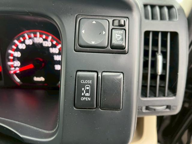 セレナ ハイウェイスター　純正ナビ・バックカメラ・ＥＴＣ・キーレス・ＴＶ・オートライト・電動格納ミラー・パワーウインド・パワーステアリング・ＣＤ／ＤＶＤ・ＡＢＳ・盗難防止装置・運転席／助手席エアバック・オートエアコン（31枚目）