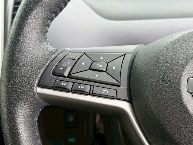 セレナ ハイウェイスターV 純正ナビ・フルセグTV・ドライブレコーダー・両側電動スライドドア・コーナーセンサー・電動格納ミラー・スマートキー・純正ホイール・パワーステアリング・パワーウインド・ステアリングスイッチ(11枚目)
