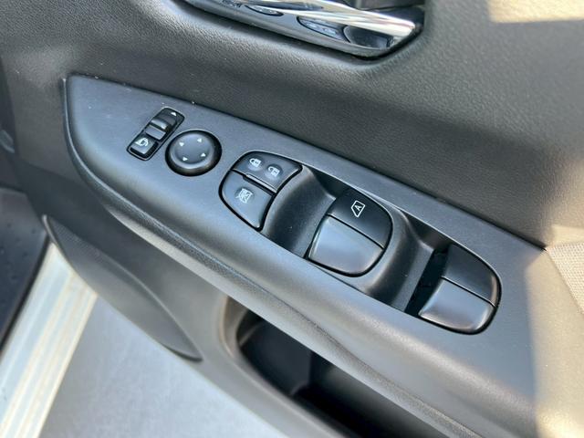 セレナ ハイウェイスター Vセレクション 純正ナビ・Bluetooth・TV・バックカメラ・フリップダウンモニター・両側電動スライドドア・電動格納ミラー・パーキングアシスト・アラウンドビューモニター・衝突軽減ブレーキ・クルーズコントロール(39枚目)