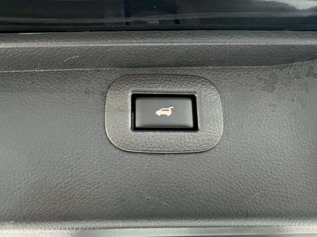 セレナ ハイウェイスター　純正ナビ・ＴＶ・フリップダウンモニター・電動リアゲート・ドライブレコーダー・バックカメラ・ＥＴＣ・ステアリングスイッチ・パワーウインド・キーレス・電動格納ミラー・パワステ（11枚目）