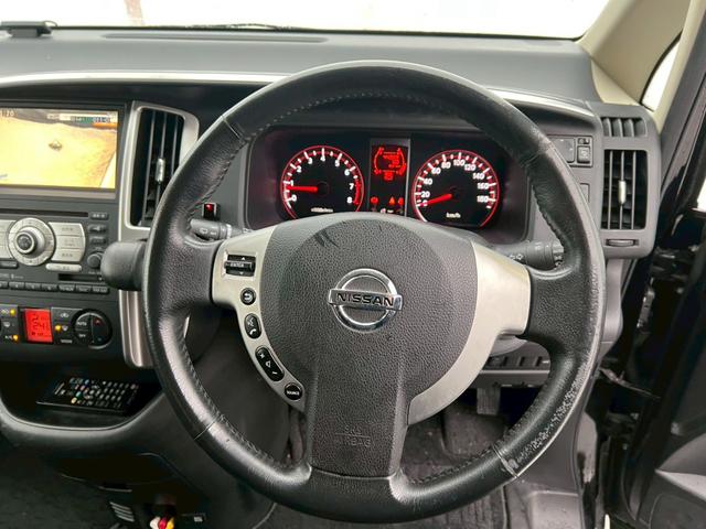 セレナ ハイウェイスター　純正ナビ・ＴＶ・フリップダウンモニター・電動リアゲート・ドライブレコーダー・バックカメラ・ＥＴＣ・ステアリングスイッチ・パワーウインド・キーレス・電動格納ミラー・パワステ（12枚目）