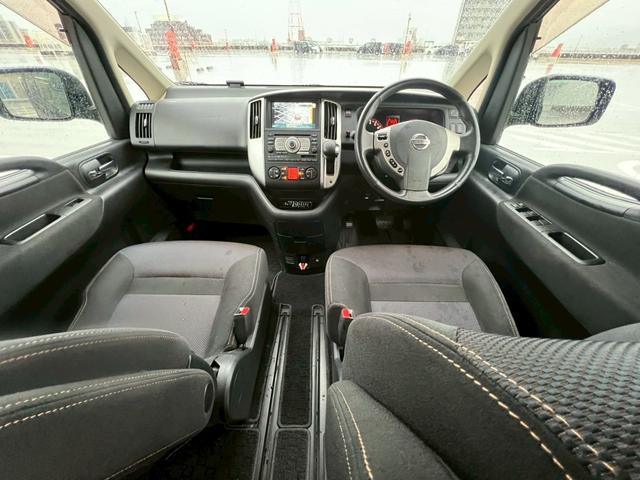 セレナ ハイウェイスター　純正ナビ・ＴＶ・フリップダウンモニター・電動リアゲート・ドライブレコーダー・バックカメラ・ＥＴＣ・ステアリングスイッチ・パワーウインド・キーレス・電動格納ミラー・パワステ（13枚目）