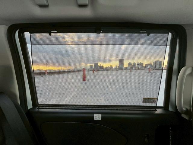 セレナ ハイウェイスター　Ｖセレクション　純正９インチナビ・後席モニター・パーキングアシスト・アラウンドビューモニター・フルセグＴＶ・ドライブレコーダー・バックカメラ・ＥＴＣ・両側電動スライドドア・電動格納ミラー（10枚目）